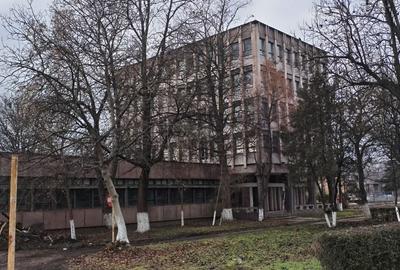 Spațiu comercial, de 3,000 mp, în Central - 1