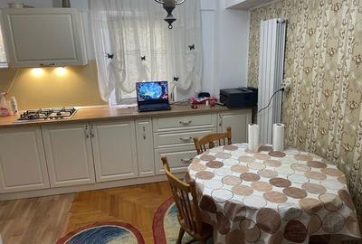 Apartament cu 3 camere decomandat în Central - 1