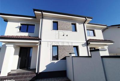 Casă cu 4 camere cu Teren 328 Mp în Moșnița Nouă