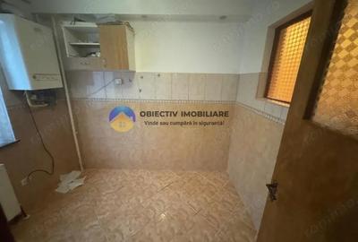 Apartament cu 3 camere semidecomandat în Mărăței