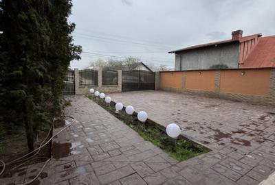 Casă individuală cu 9 camere cu Canalizare în B-dul București - 2