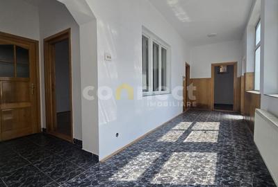 Inchiriere casa nemobilata, pretabila sediu firma, salon, alim publica - 3