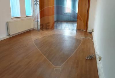 Imobil P+2E zona Banu Manta Pod Basarab destinatie comerciala/birouri