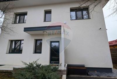 Casă cu 5 camere cu Teren 432 Mp în Balotești - 60