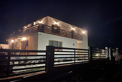 Casă cu 4 camere în Zăvoi - 2