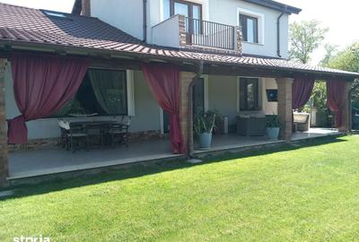 Casă cu 4 camere cu Teren 585 Mp în Smârdan - 1