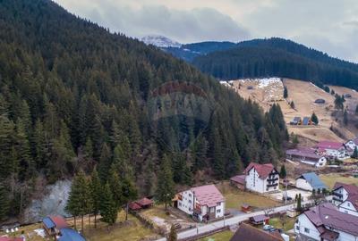 Casă cu 10 camere cu Teren 1186 Mp în Moieciu de Sus - 2