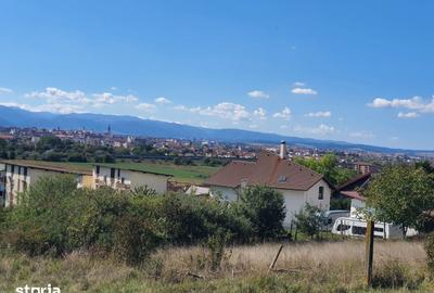 Teren de 800 mp, în Central