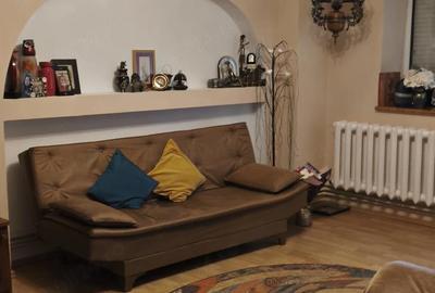 Apartament cu 3 camere decomandat în Central - 1