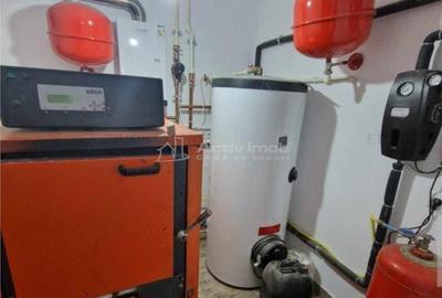 Casă cu 12 camere cu Teren 1000 Mp în Români - 13