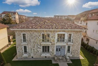 Casă individuală cu 5 camere cu Canalizare în Olimpia-Stadion - 1