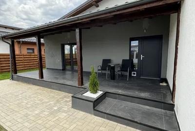 Casă individuală cu 4 camere cu Canalizare în Tărlungeni