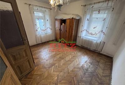 Casa P 1E Pod S= 435 mp, teren 938 mp, pretabila clinica, gr - 10