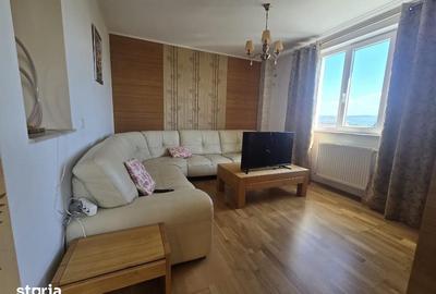 Apartament cu 3 camere în Cetate