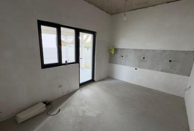 Casă individuală cu 4 camere cu Canalizare în Central - 11