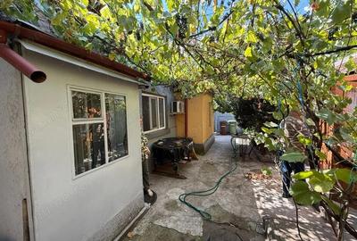Casă cu 4 camere cu Canalizare în 1 Mai