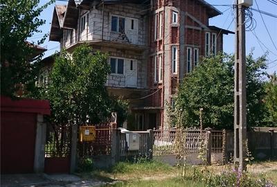 Casă cu Teren 2600 Mp în Roșiori de Vede - 3