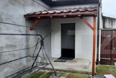 Casa de vanzare, curte comuna, 100 mp, zona Titulescu - 15