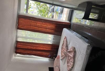 Hotel in Constan?a inchiriem camera 2 persoane 1200 lei intre?inere inclusa - 2