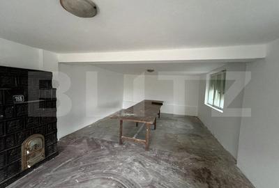 Casă cu 4 camere cu Canalizare în Central - 2