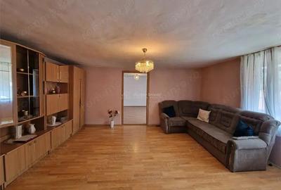 Resita Apt.Etj.1 Curte Comuna - 1