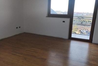 Casa finisata, teren 2500mp, Marginea - 9