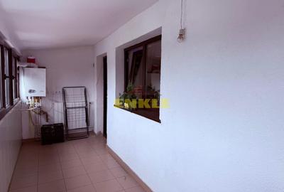 Apartament cu 3 camere semidecomandat în Central - 3