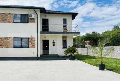 Casă cu 3 camere cu Teren 464 Mp în Central