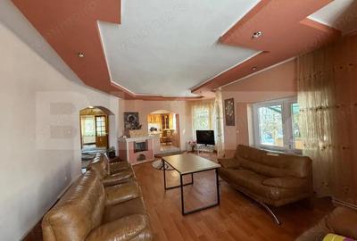 Casă cu Teren 2200 Mp în Central - 1