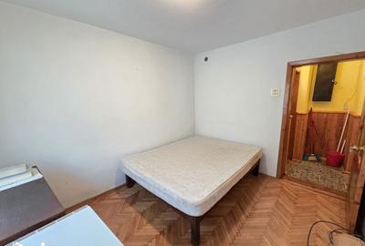 Apartament cu 4 camere decomandat în Micro 3 - 7