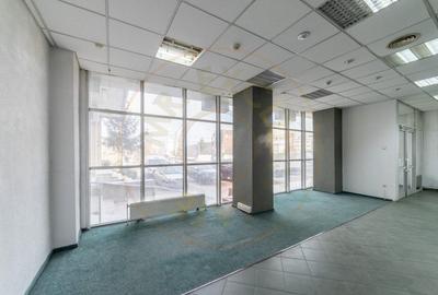 Spatiu situat pe cea mai circulata strada din oras - Bd. N. Balcescu - 4