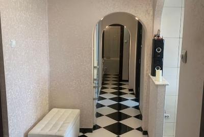 Apartament cu 3 camere decomandat, mobilat în Viziru 3 - 2