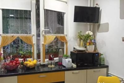 Apartament cu 3 camere semidecomandat în Colentina - 2