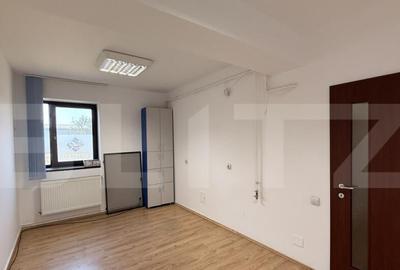 Apartament cu 3 camere semidecomandat în Central - 12