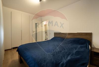 Apartament cu 2 camere semidecomandat în Tractorul - 3