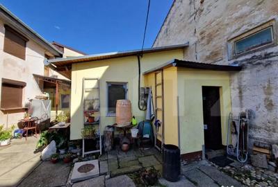 Casă cu 8 camere cu Teren 387 Mp în Central - 9