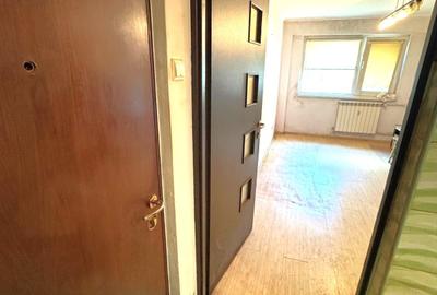 Apartament cu 2 camere semidecomandat în Micro 39