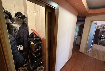 Apartament 4 camere, decomandat, central zona Robea, Mioveni - 1