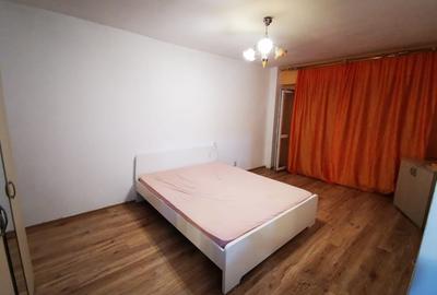 Garsonieră decomandată în 13 Septembrie