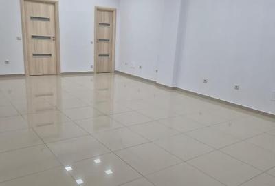 Spa?iu comercial,toate utilita?ile,2 locuri parcare, stradal - 2