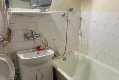 Apartament cu 3 camere semidecomandat în Central - 1