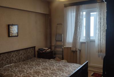 Apartament cu 4 camere decomandat în P-ța Universității - 15