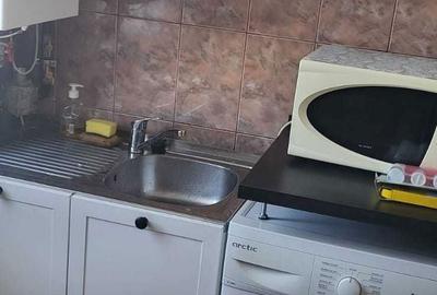 Apartament cu 3 camere semidecomandat în Trivale