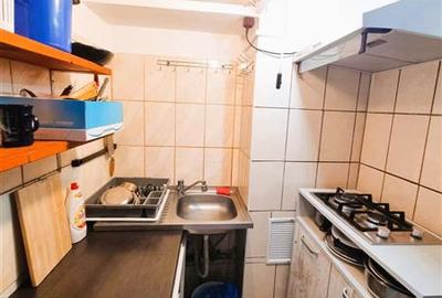 Apartament cu 2 camere nedecomandat, mobilat în Tractorul - 5