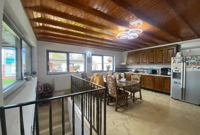 Casă cu 6 camere cu Teren 650 Mp în Central - 3