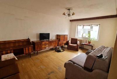 Apartament cu 2 camere decomandat, etaj 1/4, zona Dacia - 2