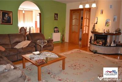 Casă cu 8 camere cu Teren 1000 Mp în Sângeorgiu de Mureș - 11