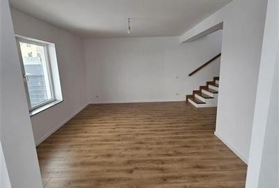 Casă cu 4 camere cu Teren 265 Mp în Ipotești - 2