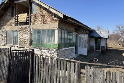 Casă cu 2 camere cu Teren 900 Mp în Brătășanca - 4