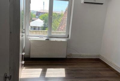 Apartament cu 4 camere decomandat în Central - 5